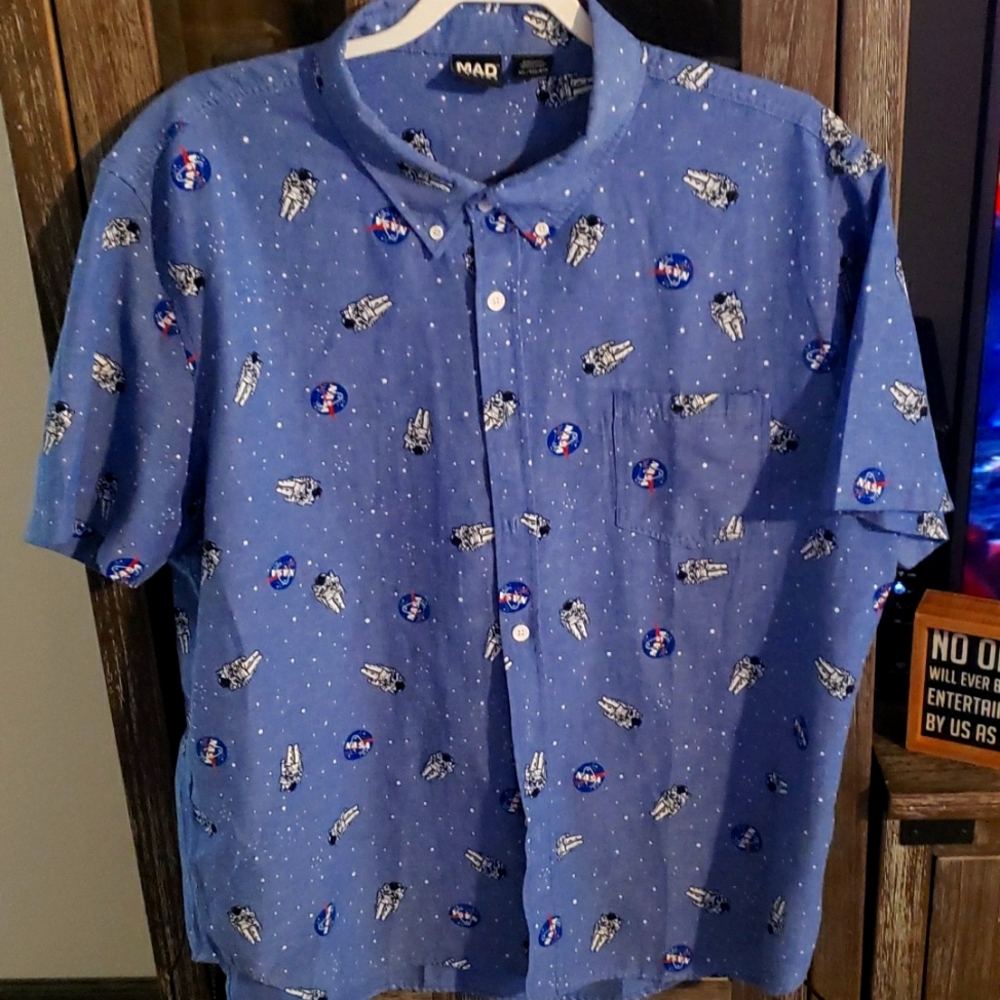 Mens shirt sizeXL  MAD ENGINE Nasa shirt